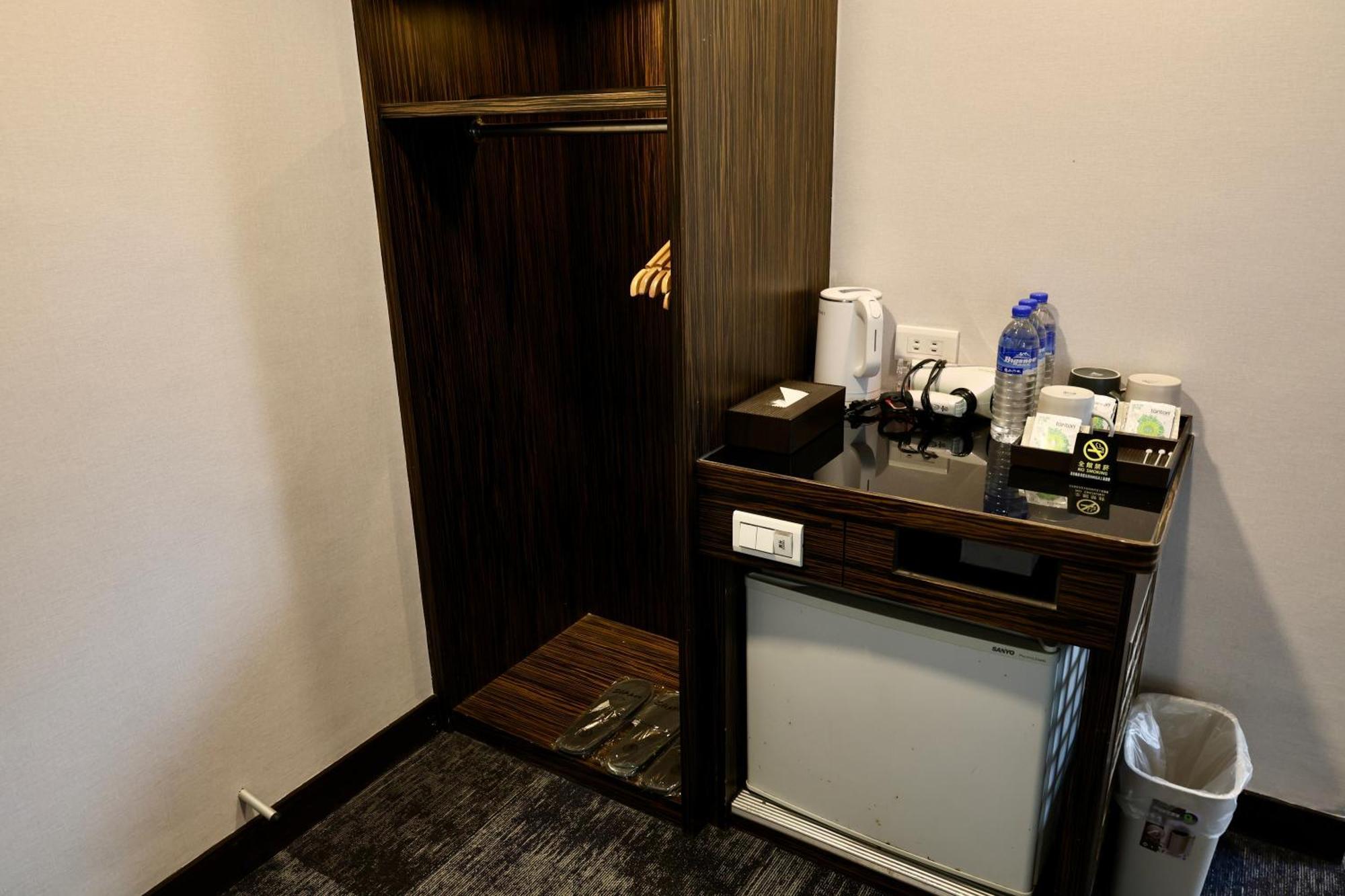 Hub Hotel - Zhongshan Branch Taipeh Exterior foto